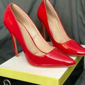 Bella Marie heel; size 7; red; never worn
